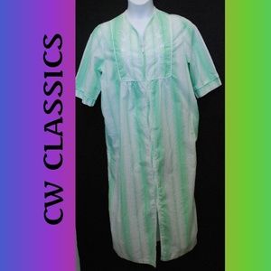 FULL LENGTH, ZIPPER FRONT GREEN/WHITE HOUSE ROBE